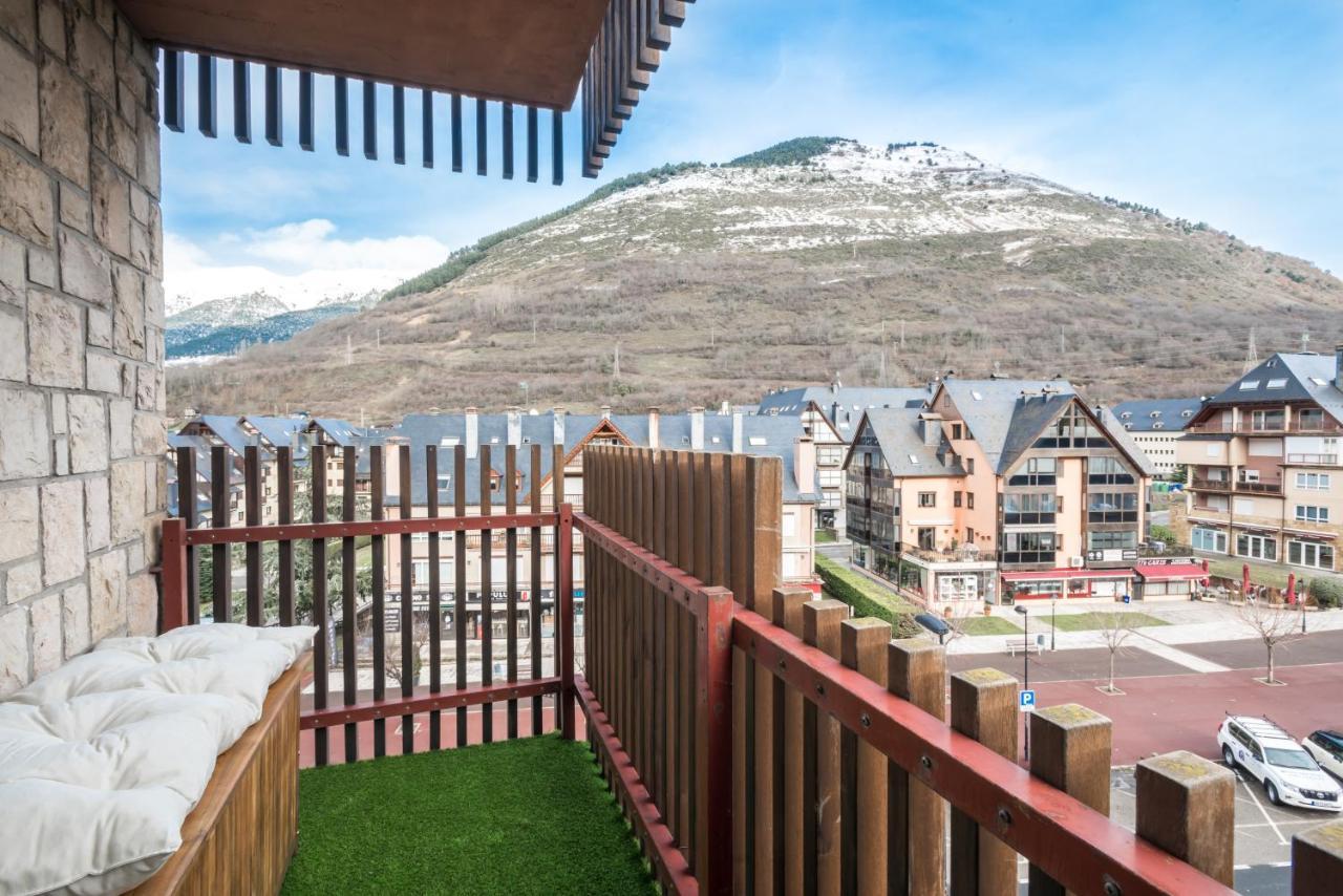 Lua Lägenhet Vielha Exteriör bild